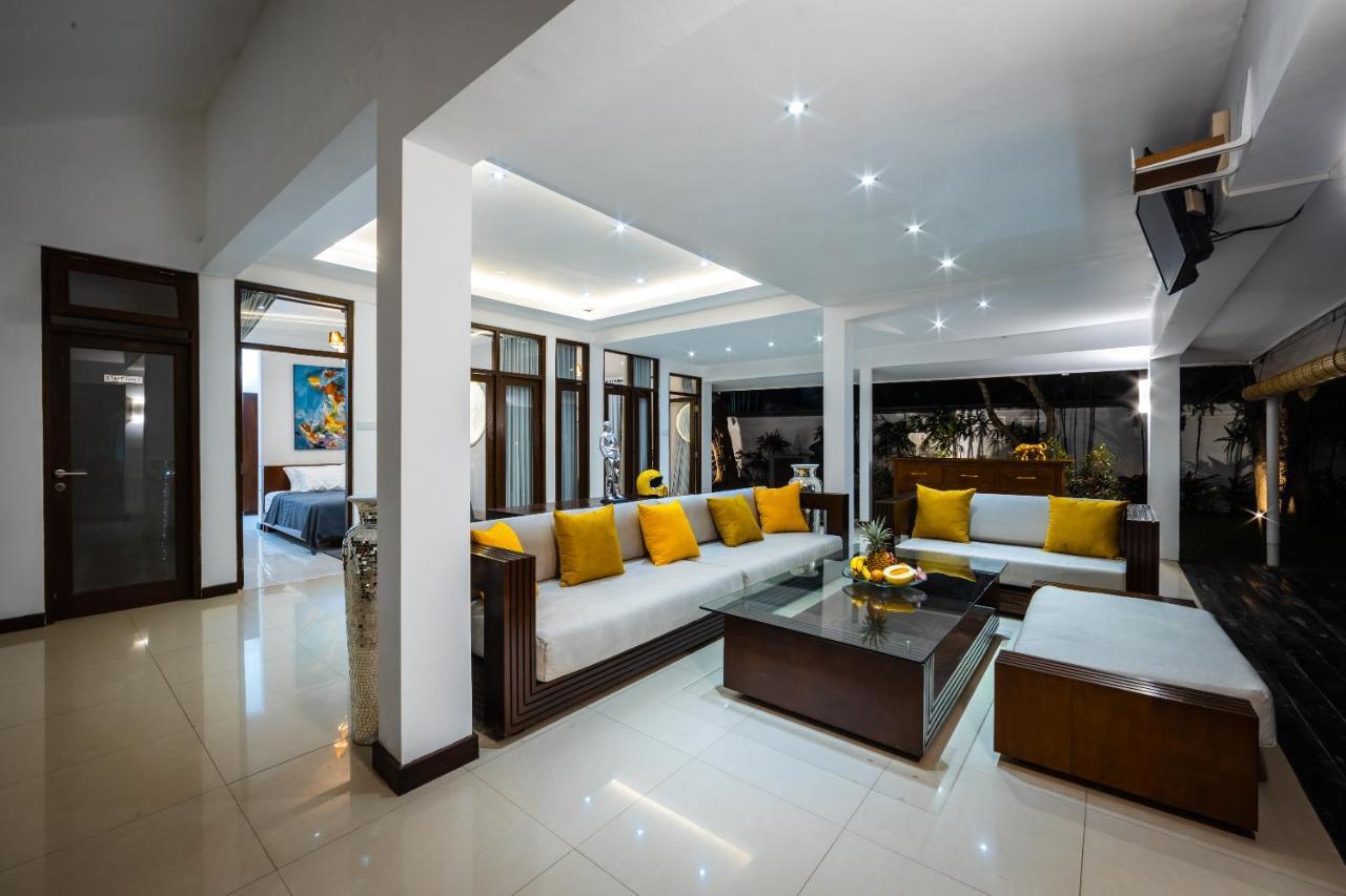 סמיניאק Villa Lucia By Semesta Villas מראה חיצוני תמונה