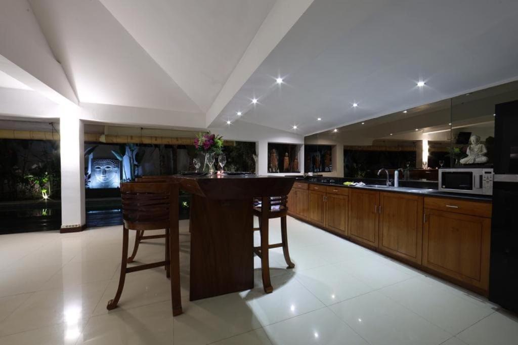 סמיניאק Villa Lucia By Semesta Villas מראה חיצוני תמונה